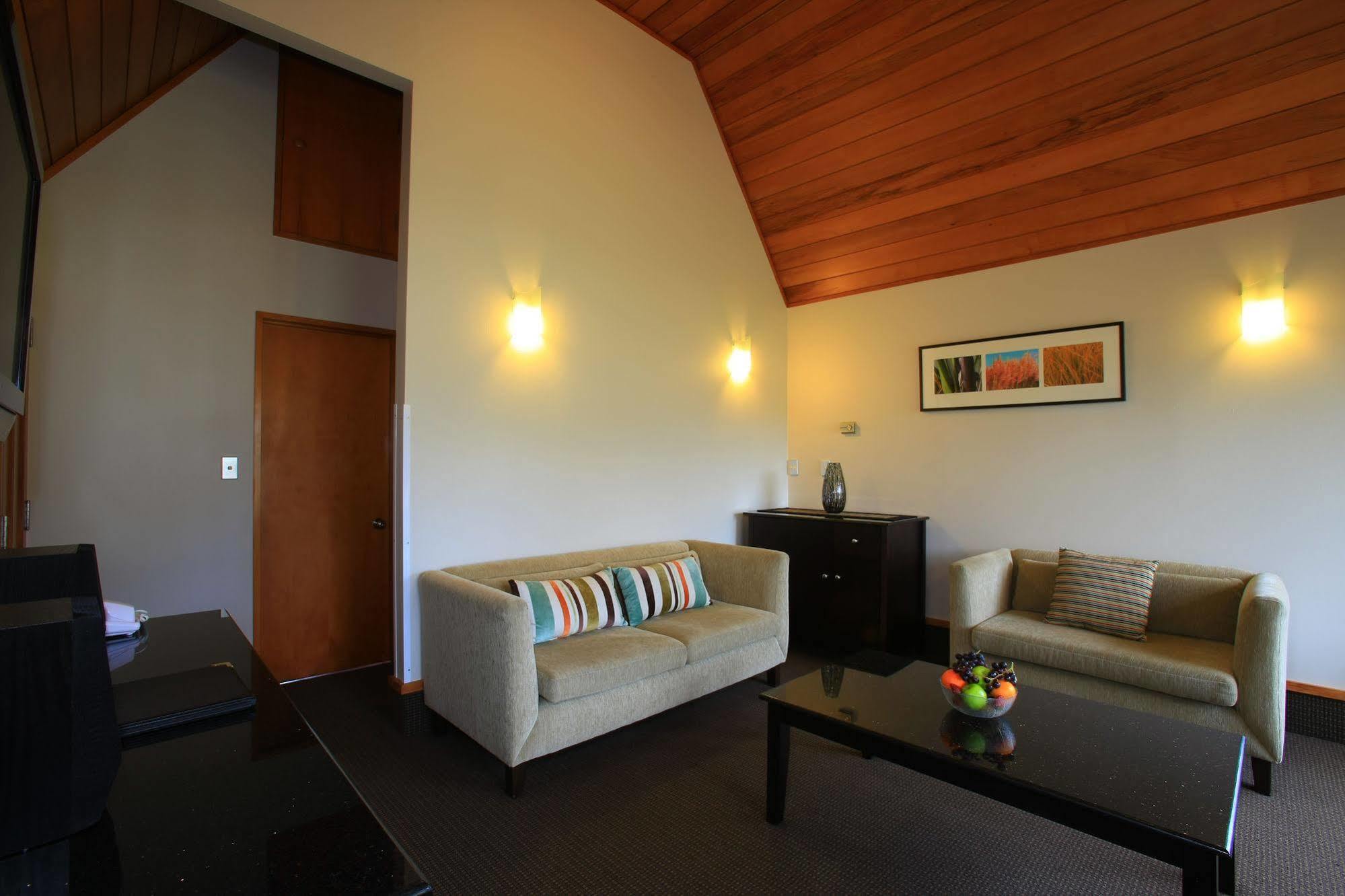 Distinction Te Anau Hotel & Villas Eksteriør billede